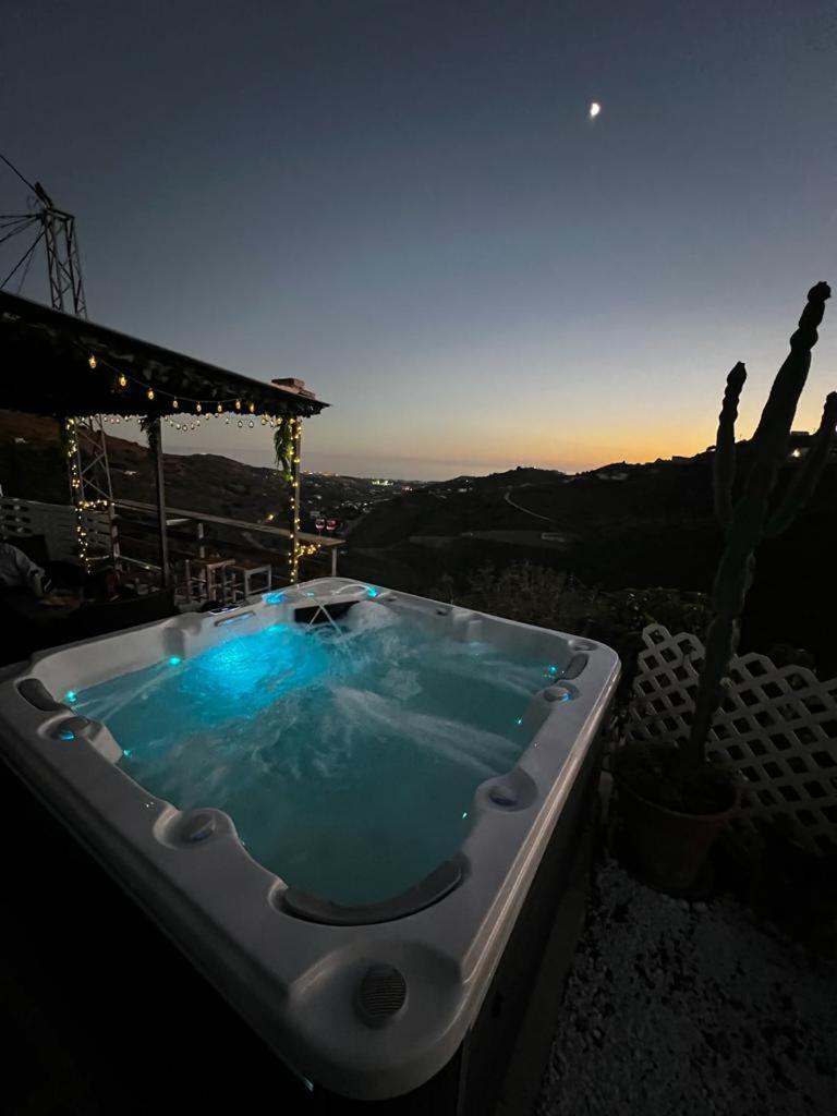 Casa Rural Malaga Monkey Love Con Jacuzzi Iznate ภายนอก รูปภาพ